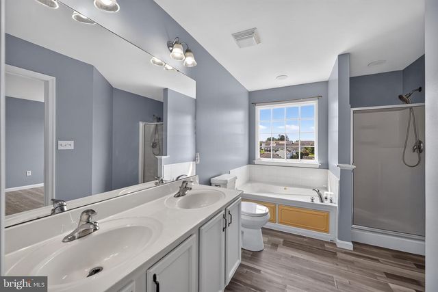 145 KNOLLWOOD RD, Millersville, PA 17551
