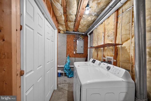 145 KNOLLWOOD RD, Millersville, PA 17551