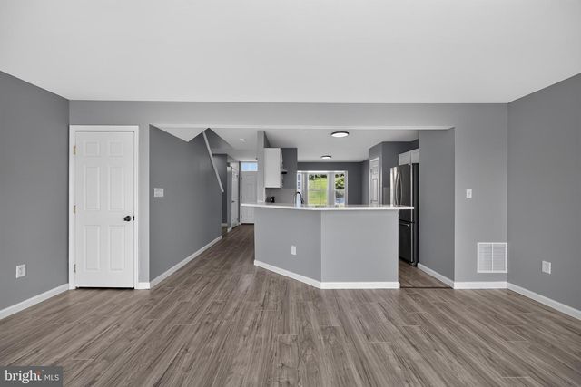 145 KNOLLWOOD RD, Millersville, PA 17551