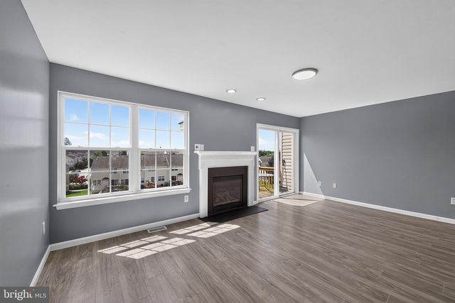 145 KNOLLWOOD RD, Millersville, PA 17551