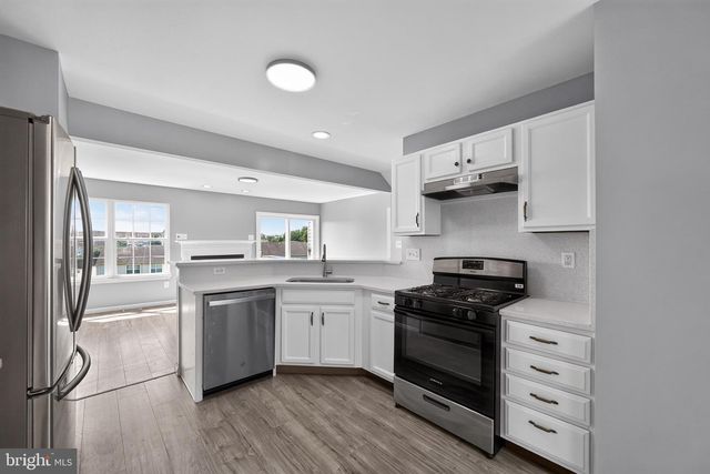 145 KNOLLWOOD RD, Millersville, PA 17551