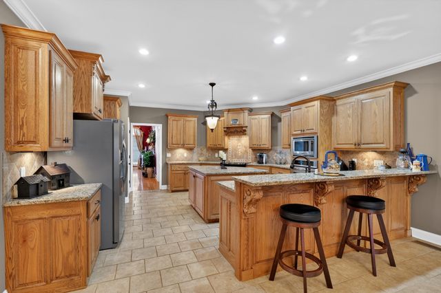 600 Bates Hollow Rd, Prospect, TN 38477