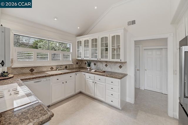 3852 Terra Granada Dr 2B, Walnut Creek, CA 94595