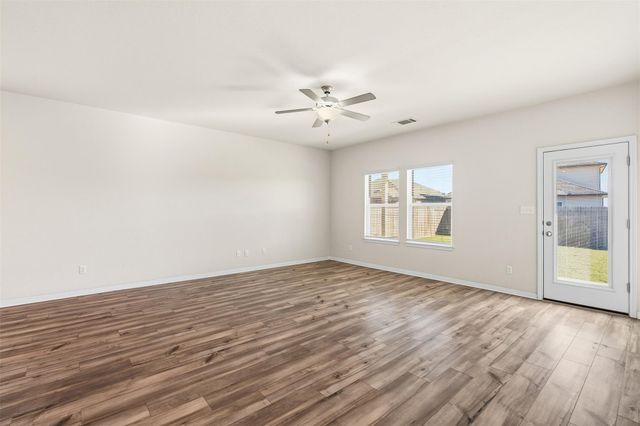 520 Loriner WAY, Liberty Hill, TX 78642