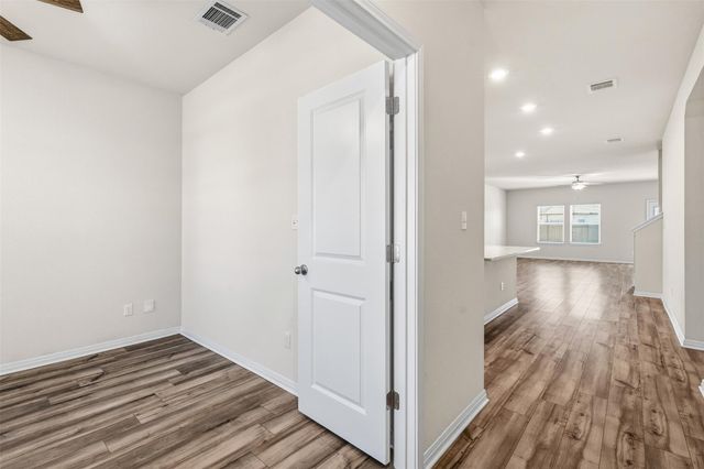 520 Loriner WAY, Liberty Hill, TX 78642