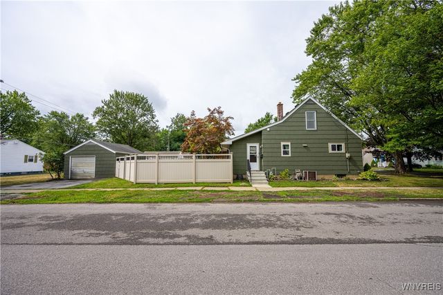 49 Maple Terrace, North Tonawanda, NY 14120