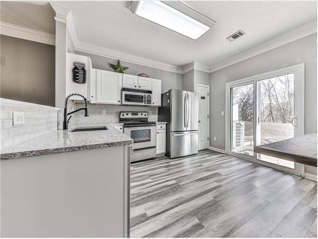 388 Weatherstone Place, Alpharetta, GA 30004