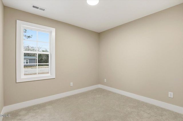 402 W James Street, La Grange, NC 28551