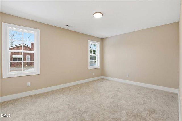 402 W James Street, La Grange, NC 28551