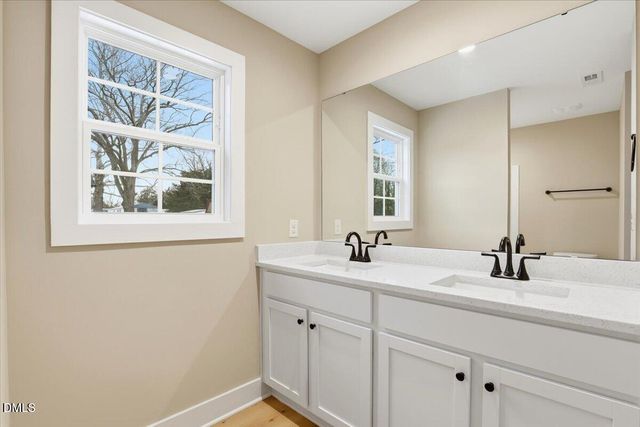 402 W James Street, La Grange, NC 28551
