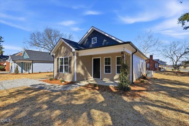 402 W James Street, La Grange, NC 28551