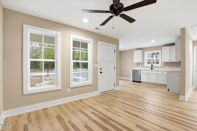 402 W James Street, La Grange, NC 28551