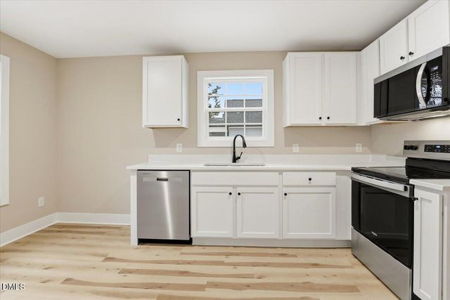 402 W James Street, La Grange, NC 28551