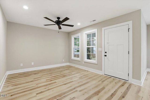 402 W James Street, La Grange, NC 28551
