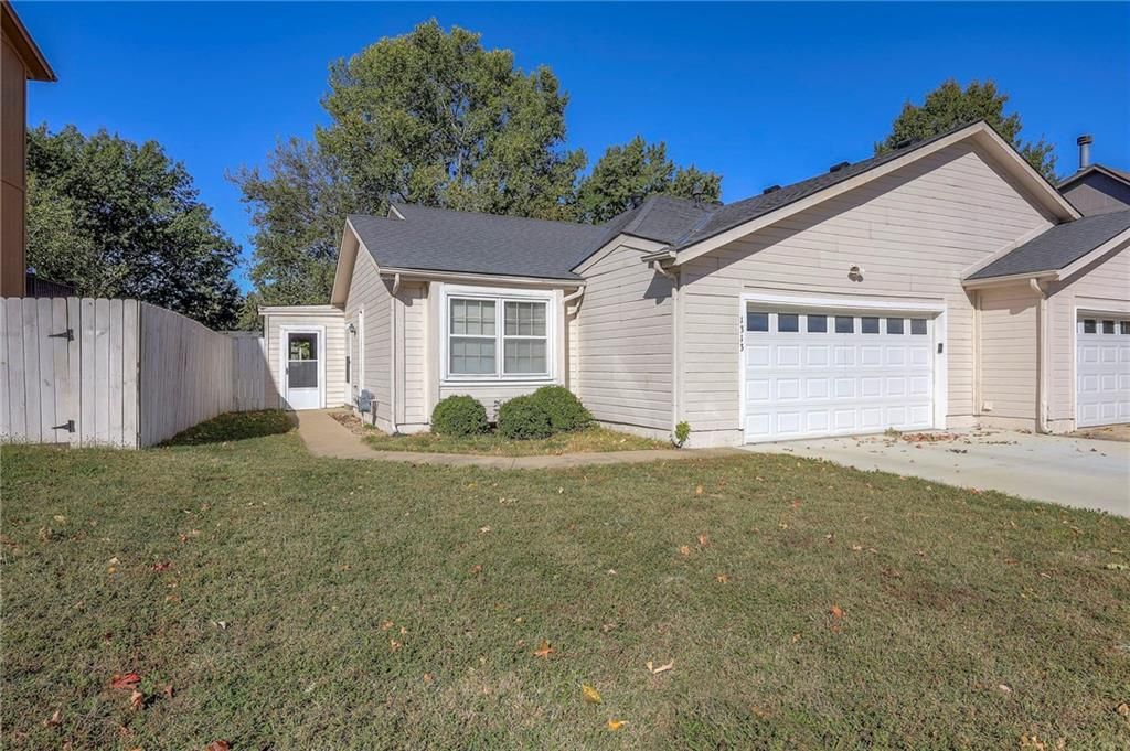 1313 N Ridge Parkway, Olathe, KS 66061