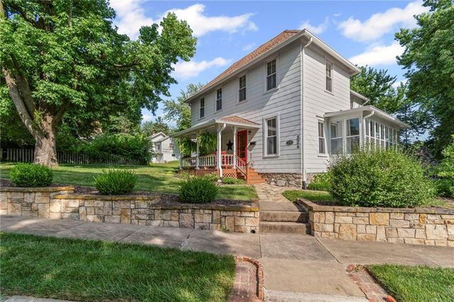 324 Harrison Street, Liberty, MO 64068