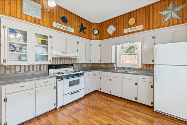 324 Harrison Street, Liberty, MO 64068