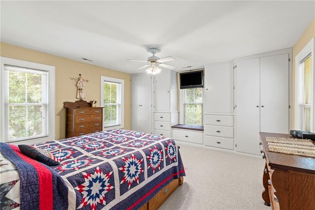 324 Harrison Street, Liberty, MO 64068