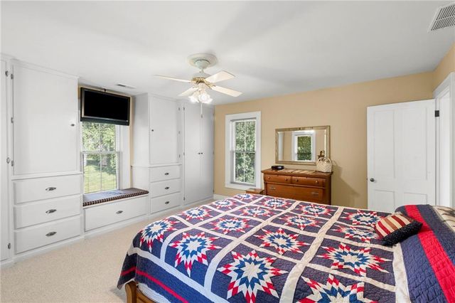 324 Harrison Street, Liberty, MO 64068