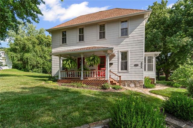 324 Harrison Street, Liberty, MO 64068