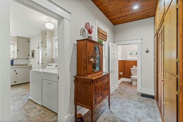 324 Harrison Street, Liberty, MO 64068