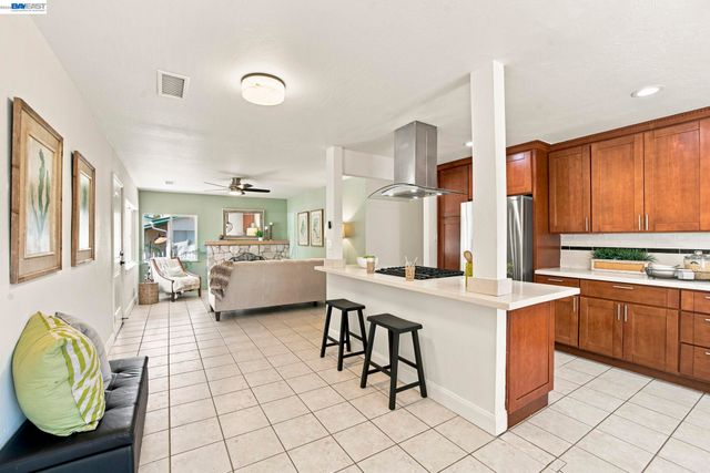 54 LAKEVIEW DRIVE, Bay Point, CA 94565