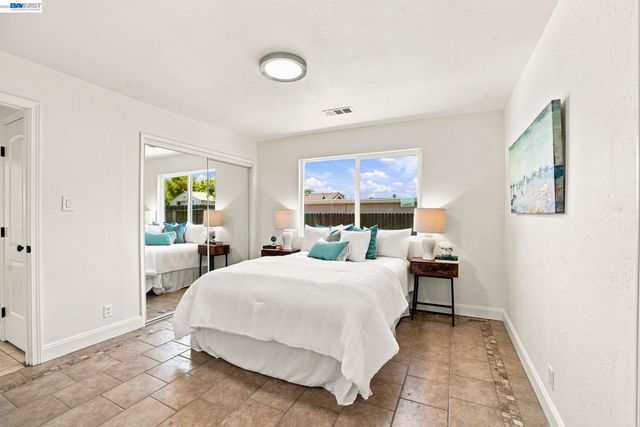 54 LAKEVIEW DRIVE, Bay Point, CA 94565