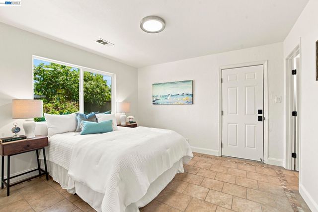 54 LAKEVIEW DRIVE, Bay Point, CA 94565