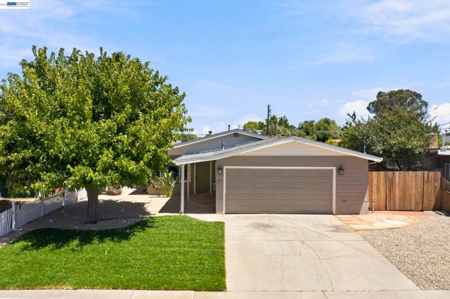 54 LAKEVIEW DRIVE, Bay Point, CA 94565