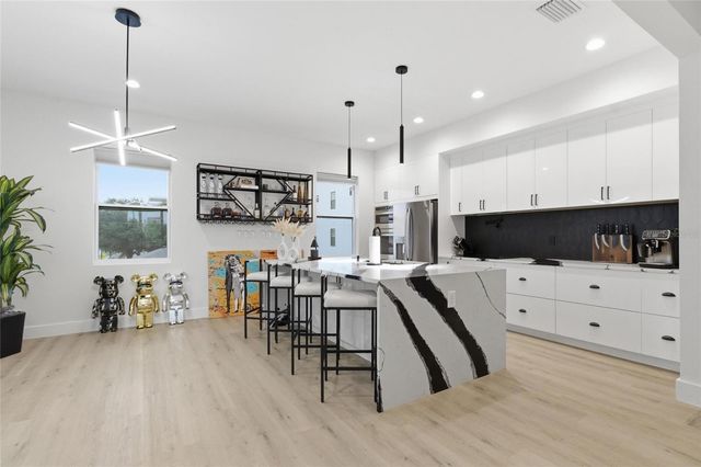 215 W COLUMBUS DRIVE 2, Tampa, FL 33602