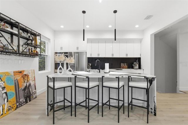 215 W COLUMBUS DRIVE 2, Tampa, FL 33602