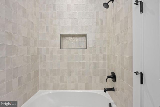 8621 ROSNI WAY, Fredericksburg, VA 22407