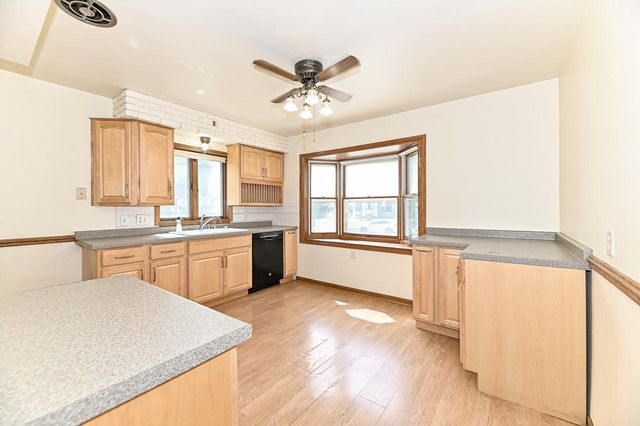 2818 S 71st STREET, Milwaukee, WI 53219