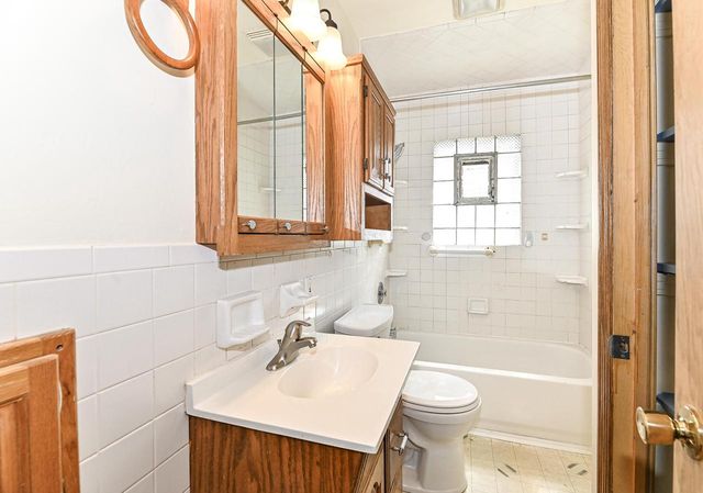 2818 S 71st STREET, Milwaukee, WI 53219