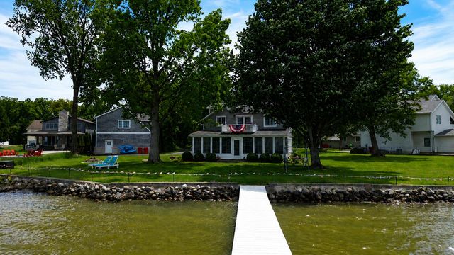 6019 S State Road 10, Knox, IN 46534