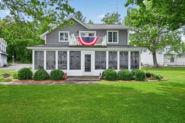 6019 S State Road 10, Knox, IN 46534