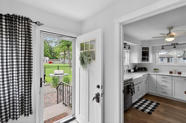 6019 S State Road 10, Knox, IN 46534