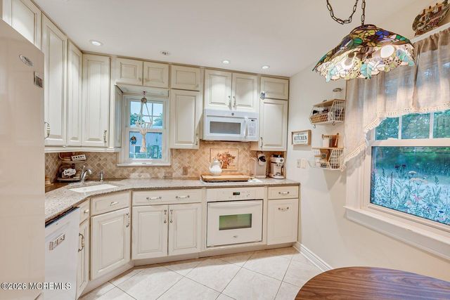 4 Bucknell Drive, Hazlet, NJ 07730