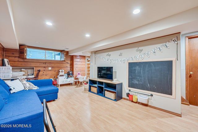 4 Bucknell Drive, Hazlet, NJ 07730