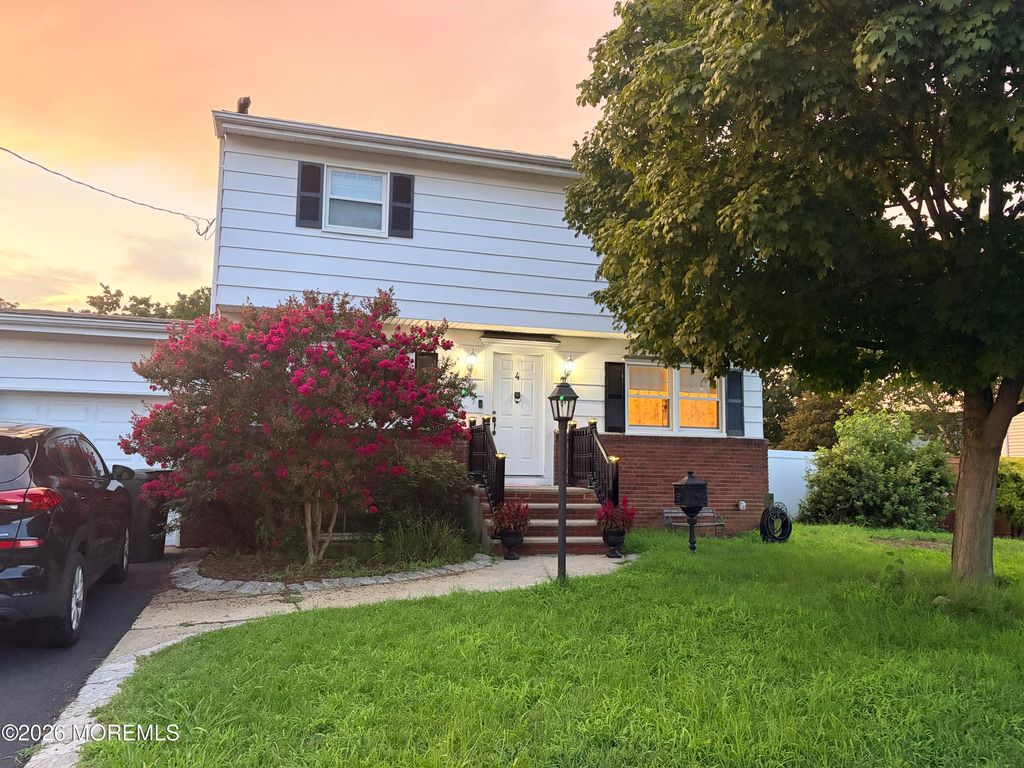 4 Bucknell Drive, Hazlet, NJ 07730