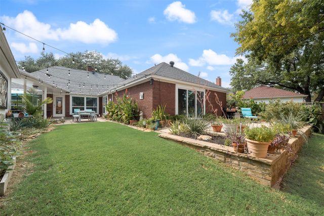 2140 Strathmore Drive, Highland Village, TX 75077