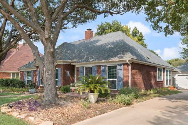 2140 Strathmore Drive, Highland Village, TX 75077