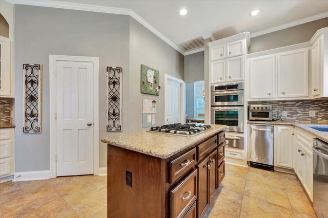 3806 Canyon Bluff Court, Houston, TX 77059