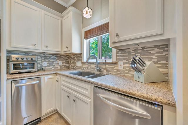 3806 Canyon Bluff Court, Houston, TX 77059