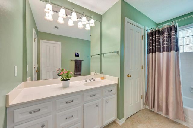 3806 Canyon Bluff Court, Houston, TX 77059