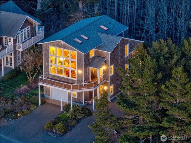 34404 J Place, Ocean Park, WA 98640