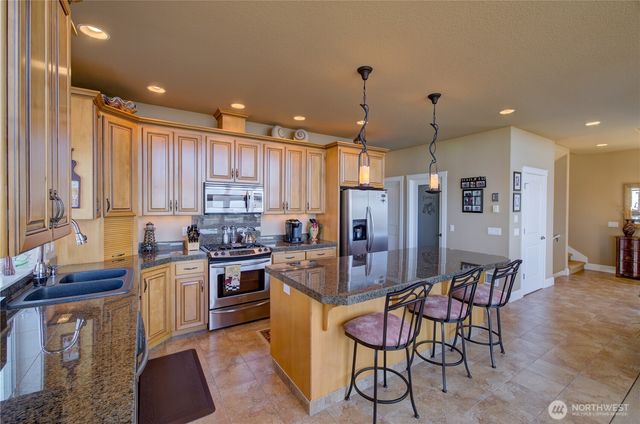 34404 J Place, Ocean Park, WA 98640