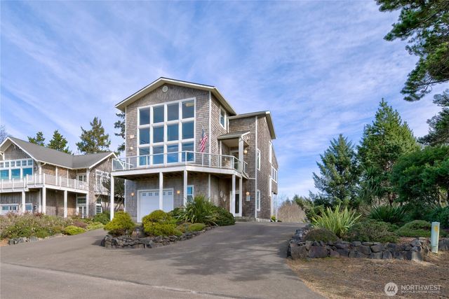 34404 J Place, Ocean Park, WA 98640