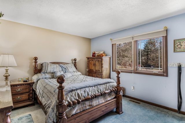 15307 Woodcliffe Trl, Fort Wayne, IN 46845