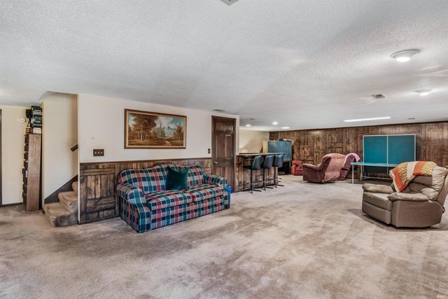 15307 Woodcliffe Trl, Fort Wayne, IN 46845